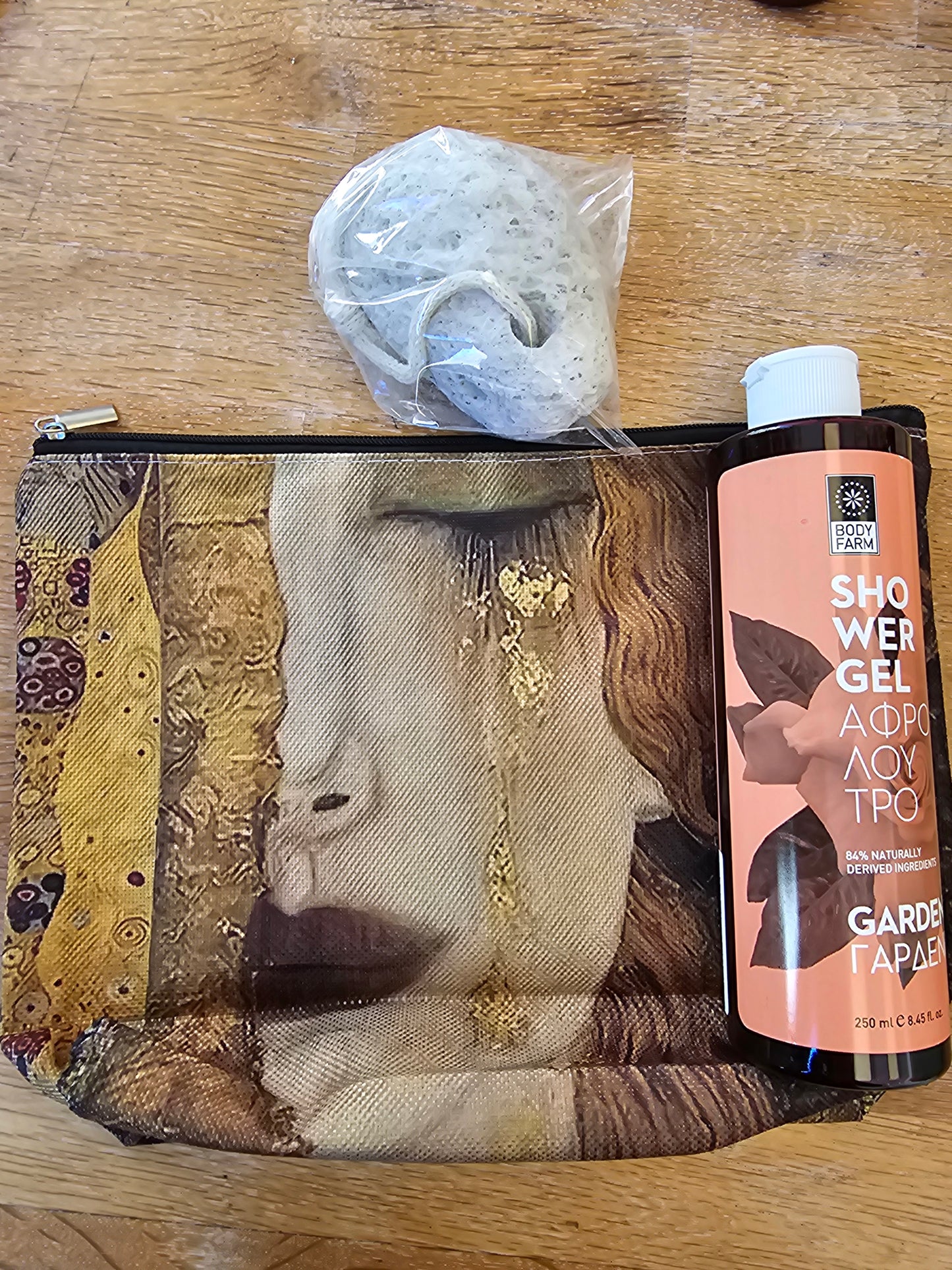 Σετάκι αφρόλουτρο,νεσεσέρ και ελαφρόπετρα